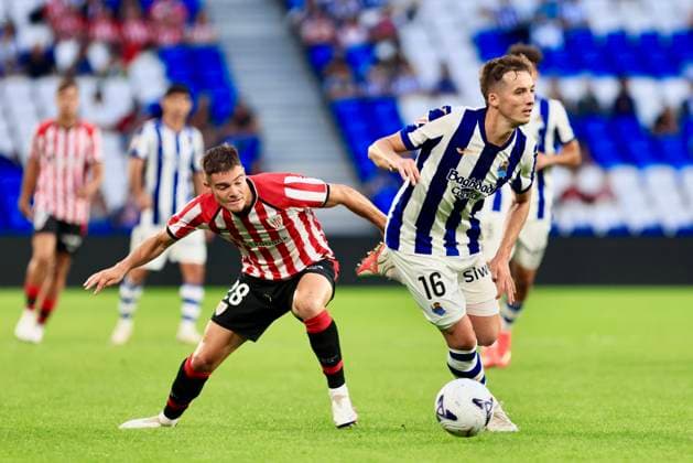 ESP: Euskal Herria Txapela Real Sociedad - Atletico Madrid Ruiz de Galarreta of Athletic and Alex Lebarbier of Real Sociedad during friendly match Euskal Herria Txapela 2026-27 between Real Sociedad - Atletico Madrid played at Anoeta Stadium in Gipuzcoa on September 14, 2026 in Spain Spain Futbol Copyright: xAgenciaxLOFx