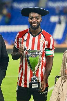 ESP: Euskal Herria Txapela Real Sociedad - Atletico Madrid Athletic Club wins the game and wins the Euskal Herria, And Athletic s Inaki Williams receives the trophy wearing the txapela. during friendly match Euskal Herria Txapela 2026-27 between Real Sociedad - Atletico Madrid played at Anoeta Stadium in Gipuzcoa on September 14, 2026 in Spain Spain Futbol Copyright: xAgenciaxLOFx