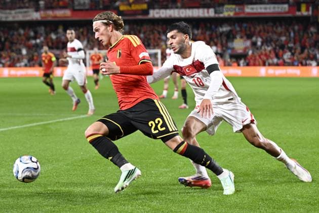 LIEGE - (lr) Mika Godts of Belgium, Oguz Aydin of Turkiye during the UEFA Nations League match between Belgium and Turkey at Stade Maurice Dufrasne on 2 October 2026 in Liege, Belgium. ANP UEFA Nations League 2026 27 xVIxANPxSportx xGerritxvanxKeulenxIVx 571288070 originalFilename: 571288070.jpg