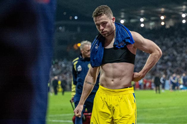 261002 Gabriel Gudmundsson of Sweden looks dejected after the Nations League football match between Bosnia and Herzegovina and Sweden on October 2, 2026 in Zenica. Photo: Ludvig Thunman BILDBYRAN kod LT LT0823 fotboll football soccer fotball nations league uefa nations league bosnia and herzegovina sverige sweden sverige a bbeng depp Copyright: LUDVIGxTHUNMAN BB261002LT234