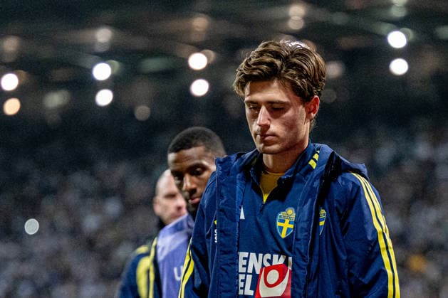 261002 Besfort Zeneli of Sweden looks dejected after the Nations League football match between Bosnia and Herzegovina and Sweden on October 2, 2026 in Zenica. Photo: Ludvig Thunman BILDBYRAN kod LT LT0823 fotboll football soccer fotball nations league uefa nations league bosnia and herzegovina sverige sweden sverige a bbeng depp Copyright: LUDVIGxTHUNMAN BB261002LT236