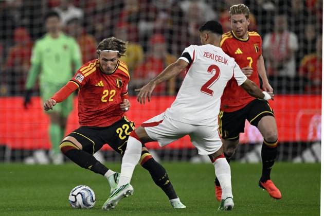 LIEGE - (lr) Mika Godts of Belgium, Zeki Celik of Turkiye, Kevin de Bruyne of Belgium during the UEFA Nations League match between Belgium and Turkey at Stade Maurice Dufrasne on 2 October 2026 in Liege, Belgium. ANP UEFA Nations League 2026 27 xVIxANPxSportx xGerritxvanxKeulenxIVx 571288953 originalFilename: 571288953.jpg