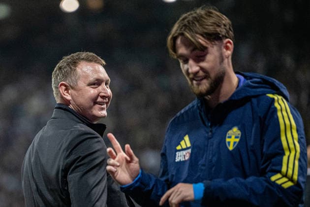 261002 Kim Källström, head of national teams, of the Swedish men s national football team and goalkeeper Noel Törnqvist of Sweden after the Nations League football match between Bosnia and Herzegovina and Sweden on October 2, 2026 in Zenica. Photo: Ludvig Thunman BILDBYRAN kod LT LT0823 fotboll football soccer fotball nations league uefa nations league bosnia and herzegovina sverige sweden sverige a bbeng Copyright: LUDVIGxTHUNMAN BB261002LT239