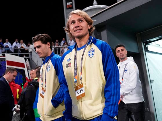 ZENICA, BOSNIEN-HERCEGOVINA 20261002 Sveriges Besfort Zeneli och Sebastian Nanasi inför fredagens fotbollsmatch i Nations League mellan Bosnien-Hercegovina och Sverige pa Bilino Polje-stadion i Zenica.