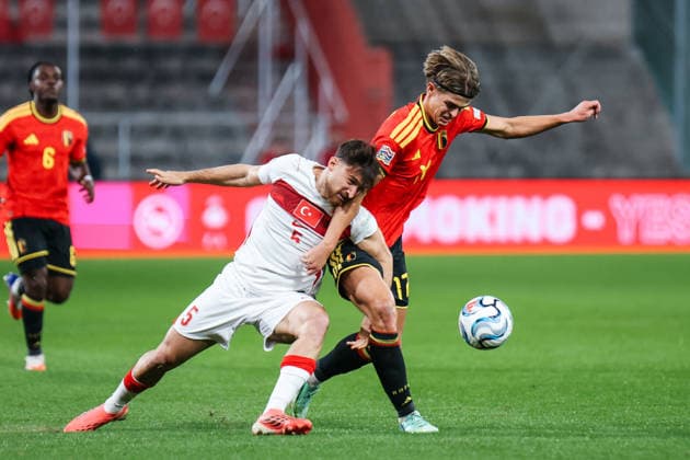 LIEGE, BELGIUM - OCTOBER 02: Salih Özcan (Türkei, 5) challenges Charles De Ketelaere (Belgien, 17) for the ball UEFA Nations League match between Belgium and Türkiye at Stade Maurice Dufrasne on October 02, 2026 in Liege, Belgium. Copyright: xNatachaxFreisenx