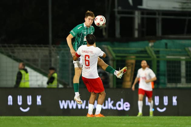 6 Bjarne Pfundheller (VfB Lübeck), 6 Bamo Karim (Eimsbütteler TV) Fußball I Herren I Regionalliga Nord I Saison 2026-2027 I 12. Spieltag I VfB Lübeck - Eimsbütteler TV I 02.10.2026 I Stadion an der Lohmühle