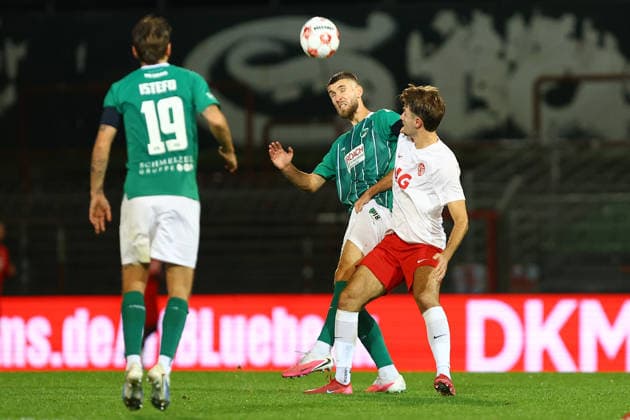 9 Selim Ajkic (VfB Lübeck), 3 Albin Nishori (Eimsbütteler TV) Fußball I Herren I Regionalliga Nord I Saison 2026-2027 I 12. Spieltag I VfB Lübeck - Eimsbütteler TV I 02.10.2026 I Stadion an der Lohmühle