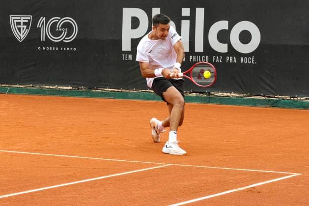 RECORD DATE NOT STATED Pucinelli de Almeida (Brazil) versus Barrios Vera (Chile) Apt Challenger Curitiba Curitiba (PR), 02 10 2026 - ATP, Tennis Herren Challenger Curitiba Pucinelli de Almeida Barrios Vera - Tennis player Tomas Barrios Vera (CH) against Pedro Pucinelli de Almeida (BRA) in the quarterfinals of the ATP Challenger Curitiba tournament, at the Graciosa Country Club on the afternoon of Friday, October 2, 2026.(Foto: Edson De Souza Thenews2 imago images) SPO  Copyright: xEdsonxDexSouzax