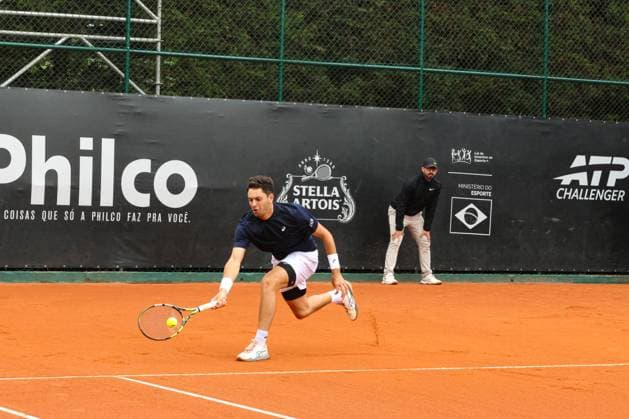 RECORD DATE NOT STATED Pucinelli de Almeida (Brazil) versus Barrios Vera (Chile) Apt Challenger Curitiba Curitiba (PR), 02 10 2026 - ATP, Tennis Herren Challenger Curitiba Pucinelli de Almeida Barrios Vera - Tennis player Pedro Pucinelli de Almeida (BRA) against Tomas Barrios Vera (CHI) in the quarterfinals of the ATP Challenger Curitiba tournament, at the Graciosa Country Club on the afternoon of Friday, October 2, 2026.(Foto: Edson De Souza Thenews2 imago images) SPO  Copyright: xEdsonxDexSouzax