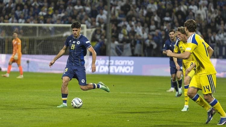 Bosnia and Herzegovina v Sweden - UEFA Nations League ZENICA, BOSNIA AND HERZEGOVINA - OCTOBER 02: Players of Bosnia and Herzegovina and Sweden in action during the UEFA Nations League Group B4 soccer match between Bosnia and Herzegovina and Sweden at the Kamberovica polje Stadium (Bilino Polje Stadium) in Zenica, Bosnia and Herzegovina on October 02, 2026. Samir Jordamovic Anadolu Sarajevo Bosnia and Herzegovina. Editorial use only. Please get in touch for any other usage.  Copyright: x2026xAnadoluxSamirxJordamovicx