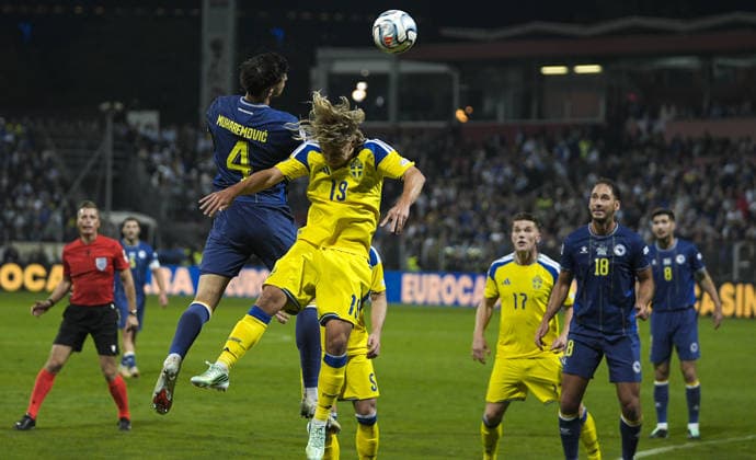 Bosnia and Herzegovina v Sweden - UEFA Nations League ZENICA, BOSNIA AND HERZEGOVINA - OCTOBER 02: Players of Bosnia and Herzegovina and Sweden in action during the UEFA Nations League soccer match between Bosnia and Herzegovina and Sweden at the Kamberovica polje Stadium (Bilino Polje Stadium) in Zenica, Bosnia and Herzegovina on October 02, 2026. Samir Jordamovic Anadolu Sarajevo Bosnia and Herzegovina. Editorial use only. Please get in touch for any other usage.  Copyright: x2026xAnadoluxSamirxJordamovicx