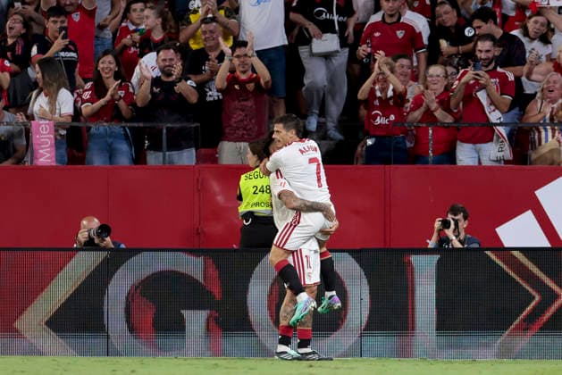 Sevilla FC v Aston Villa - Friendly Match Isaac Romero of Sevilla FC celebrates a goal during the XV Antonio Puerta Trophy match between Sevilla FC and Aston Villa at Ramon Sanchez Pizjuan in Seville, Spain, on October 2, 2026. Seville Spain  Copyright: xJosexLuisxContrerasx originalFilename:joseluiscontreras-sevillaf261002_nptzn.jpg
