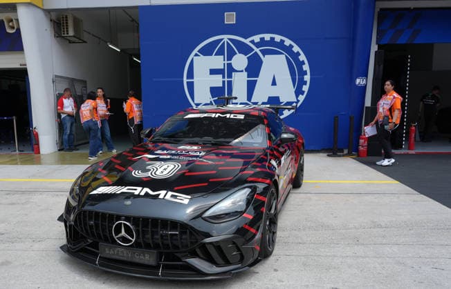 03.10.2026, Sepang International Circuit, Kuala Lumpur, 2026 Formula 1 Gulf Air Bahrain Grand Prix , Das AMG-Mercedes Safety Car (Photo by Hasan Bratic DeFodi Images) -