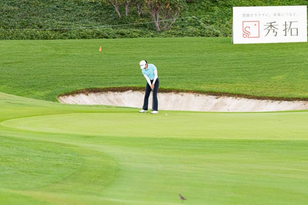 October 2, 2026, Honolulu, Hawaii, USA: YAHUI ZHANG makes a putt shot on the 10th green during Round 2 of the 2026 Lotte Championship at Hoakalei Country Club, Ewa Beach, Hawaii, USA. YAHUI was tied for 10th place at the beginning of the second day. Honolulu USA - ZUMAm310 20261002_zsp_m310_011 Copyright: xElliotxMilesx