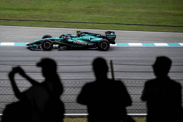 F1 - BAHRAIN GRAND PRIX IN MALAYSIA 2026 14 ALONSO Fernando (spa), Aston Martin F1 Team AMR26, action during the 2026 Formula 1 Bahrain Grand Prix in Malaysia, 16th round of the 2026 Formula One World Championship, WM, Weltmeisterschaft from October 2 to 4, 2026 on the Sepang International Circuit, in Sepang, Malaysia - SepangMalaysia  Copyright: xALBERTOxVIMERCATIx