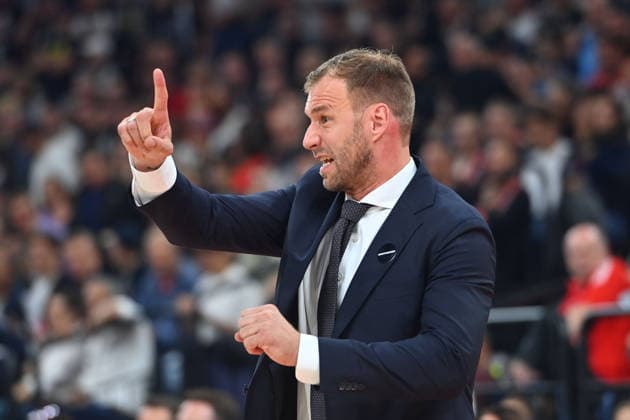 Trainer Anton GAVEL (FCB), Gestik,gibt Anweisungen, Einzelbild,angeschnittenes Einzelmotiv,Halbfigur,halbe Figur. Basketball Euro League,Saison 2026 2027, FC Bayern Muenchen - Partizan Belgrad am 02.10.2026 , S A P G A R D EN