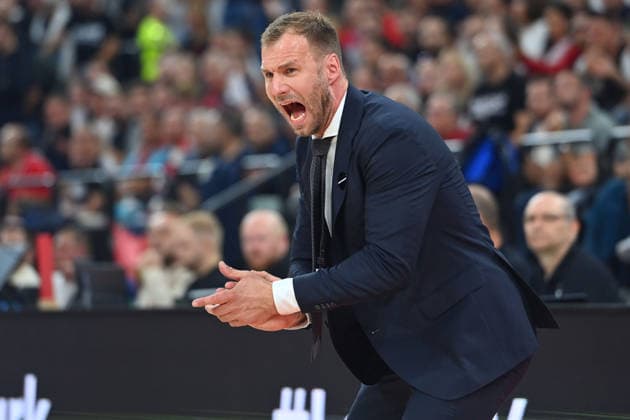 Trainer Anton GAVEL (FCB), Gestik,gibt Anweisungen, Einzelbild,angeschnittenes Einzelmotiv,Halbfigur,halbe Figur. Basketball Euro League,Saison 2026 2027, FC Bayern Muenchen - Partizan Belgrad am 02.10.2026 , S A P G A R D EN