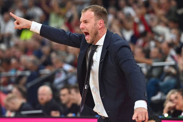 Trainer Anton GAVEL (FCB), Gestik,gibt Anweisungen, Einzelbild,angeschnittenes Einzelmotiv,Halbfigur,halbe Figur. Basketball Euro League,Saison 2026 2027, FC Bayern Muenchen - Partizan Belgrad am 02.10.2026 , S A P G A R D EN