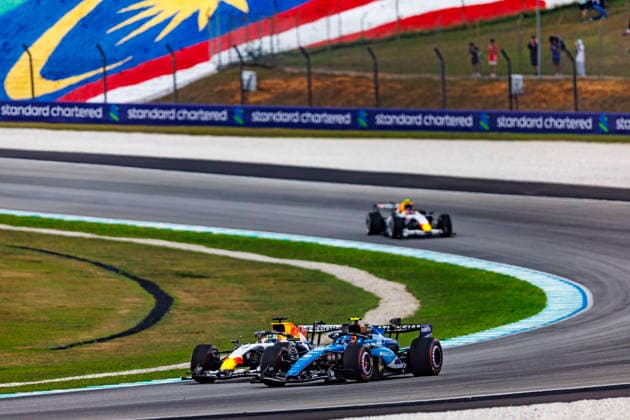 RECORD DATE NOT STATED 3rd October 2026; Sepang IC, Kuala Lumpur, Malaysia; Formula 1, Bahrain Grand Prix, Qualifying Day; Visa Cash App Racing Bulls Formula One Team driver Arvid Lindblad of Great Britain, Atlassian Williams F1 Team driver Carlos Sainz Jr of Spain during free practice 3 at the Bahrain Grand Prix StephenxBlackberry