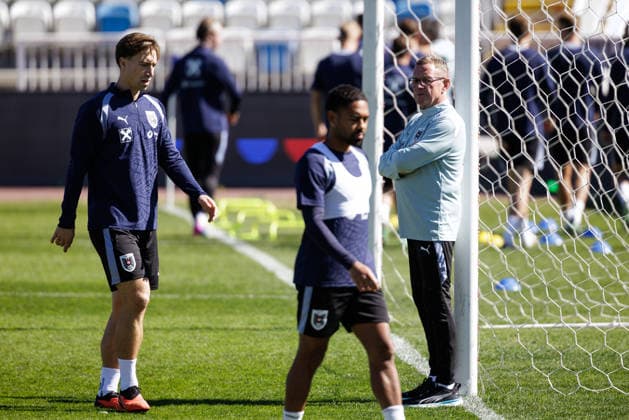 SOCCER - NL, KOS vs AUT PRISTINA,KOSOVO,03.OCT.26 - SOCCER - UEFA Nations League, OEFB international match, Länderspiel, Nationalmannschaft Kosovo vs Austria, preview, training team AUT. Image shows David Affengruber, Phillipp Mwene and head coach Ralf Rangnick (AUT).  GEPAxpictures xArminxRauthner