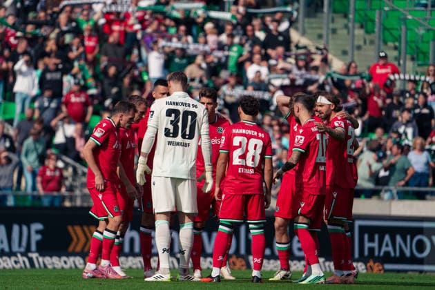 Deutschland: Fussball Testspiel Vereine 2026 2027, Freundschaftsspiel - Hannover 96 vs SC Verl - Heinz von Heiden Arena (Hannover): Mannschaftsfoto, Totale Hannover 96 Hannover Copyright: xAymanxAlahmedx