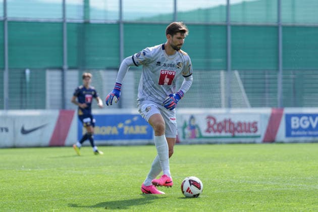 Karlo Letica (FC Luzern, 30) am Ball , Deutschland, Fussball, Testspiel, SC Freiburg vs. FC Luzern, 03.10.2026, Europa-Park Stadion, Trainingsplatz, Freiburg Freiburg Europa-Park Stadion, Trainingspl Baden-Wuerttemberg Deutschland Copyright: xArnexAmbergx