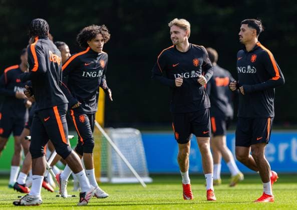 ZEIST - (lr) Gjivai ZechiÃ«l, Kenneth Taylor and Tijjani Reijnders during a training session in preparation for the Nations League match against Serbia. SONNY LENSEN ANP xVIxANPxSportx xxANPxIVx 571376453 originalFilename: 571376453.jpg