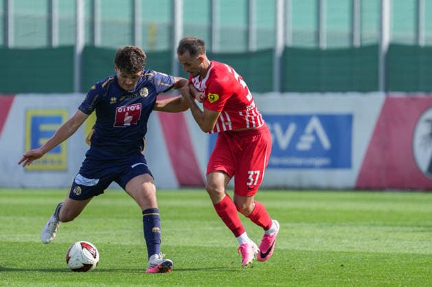 Testspiel: SC Freiburg vs FC Luzern, 03.10.2026 Sascha Meyer (FC Luzern, 71) im Zweikampf mit Max Rosenfelder (SC Freiburg, 37) Testspiel: SC Freiburg vs FC Luzern, Europa-Park Stadion, 03.10.2026 DFB DFL REGULATIONS PROHIBIT ANY USE OF PHOTOGRAPHS AS IMAGE SEQUENCES AND OR QUASI-VIDEO. Copyright: xBEAUTIFULxSPORTS Boscox