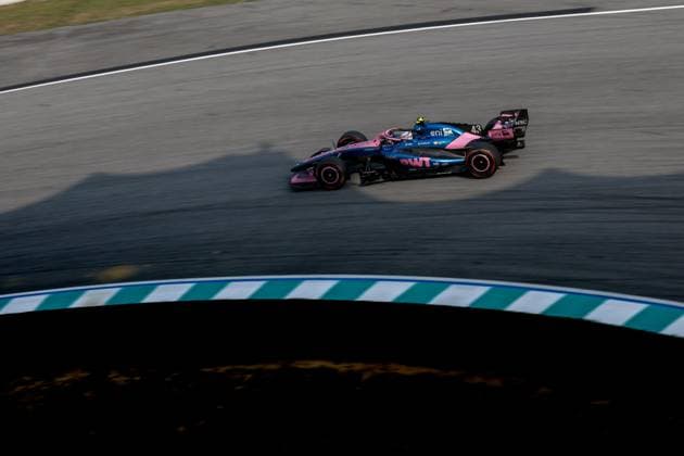 43 COLAPINTO Franco (arg), Alpine F1 Team A526, action F1 GP 16 Bahrain 2026 in Malaysia F1 GP 16 Bahrain 2026 in Malaysia qualifications, during the 2026 Formula 1 Bahrain Grand Prix in Malaysia, 16th round of the 2026 Formula One World Championship, WM, Weltmeisterschaft from October 2 to 4, 2026 on the Sepang International Circuit, in Sepang, Malaysia - Photo Jiri Krenek Active Pictures Malaysia