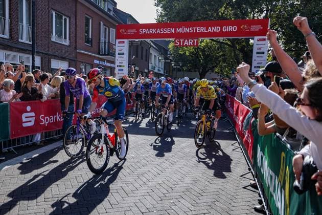 Radsport UCI ProSeries Men Elite 20. Sparkassen Münsterland Giro am 03.10.2026 Luke Durbridge (Team Jayco AlUla), links - Maximilian Richard Walscheid (Lidl-Trek), rechts - am Start