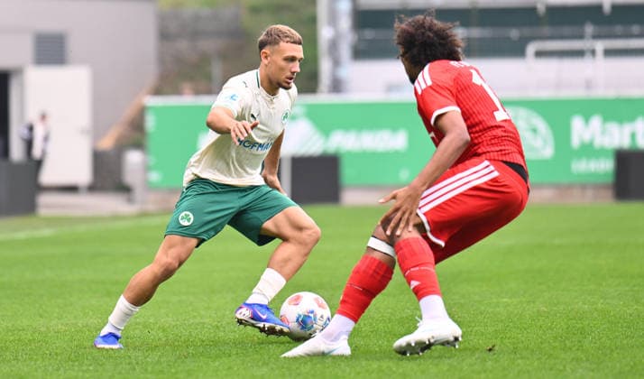 03.10.2026 - Fussball - Saison 2026 2027 - Regionalliga Bayern - 12. Spieltag: SpVgg Greuther Fürth Fuerth II U23 ( Kleeblatt ) - FC Bayern München II FCB - - xwoxzix - Jakob Krautkrämer (7, SpVgg Greuther Fürth II ) Noah Codjo-Evora (11, FC Bayern München II )