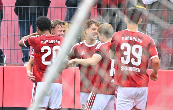 03.10.2025 - Fussball - Saison 2025 2026 - Regionalliga Bayern - 12. Spieltag: 1. FC Nürnberg II FCN ( Club) - FC Augsburg 2 FCA Augsburg - MeZi - xmexzix - Torjubel Jubel Freude nach Treffer Tor Torschuß zum 1:0 durch Luca Horst (42, 1. FC Nürnberg FCN II )
