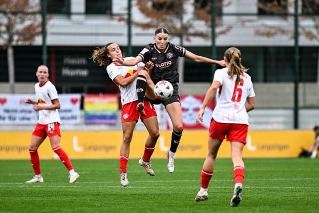 Fußball I Frauen I Saison 2026-2027 I Bundesliga I 6. Spieltag I RB Leipzig - 1. FSV Mainz 05 I 03.10.2026 Zweikampf Jasmien Mathys (12, Rasenballsport Leipzig), Gentiana Fetaj (7, 1. FSV Mainz 05) Leipzig RB Trainingszentrum, Cottaweg 7 Sachsen Deutschland Copyright: xLobeca InesxHähnelx