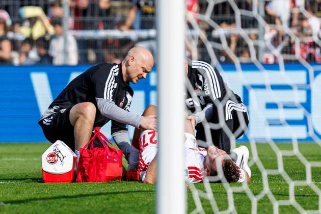 KOELN, GERMANY - OCTOBER 3, 2026: Thijs Dallinga (1. FC Köln, 27) injured himself during the friendly match between FC Viktoria Köln vs. 1. FC Köln at the Sportpark Hoehenberg on October 3, 2026 in Koeln, Germany. DFL REGULATIONS PROHIBIT ANY USE OF PHOTOGRAPHS AS IMAGE SEQUENCES AND OR QUASI-VIDEO. Nordrhein-Westfalen Germany Copyright: xLeahxKohringx