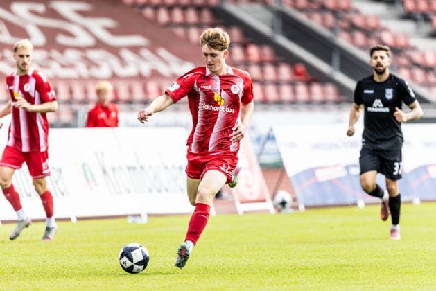 KSV Hessen Kassel vs. SSV Ulm 1846 Fußball, Fussball, Regionalliga Südwest, 10. Spieltag, Auestadion Kassel 03.10.26 Freisteller Einzelbild Joshua Kopf (KSV Hessen Kassel, 3) KSV Hessen Kassel vs. SSV Ulm 1846 Fußball, Fussball, Regionalliga Südwest, 10. Spieltag, Auestadion Kassel 03.10.26 Foto: Lucca Fundel Kassel Auestadion Hessen Deutschland
