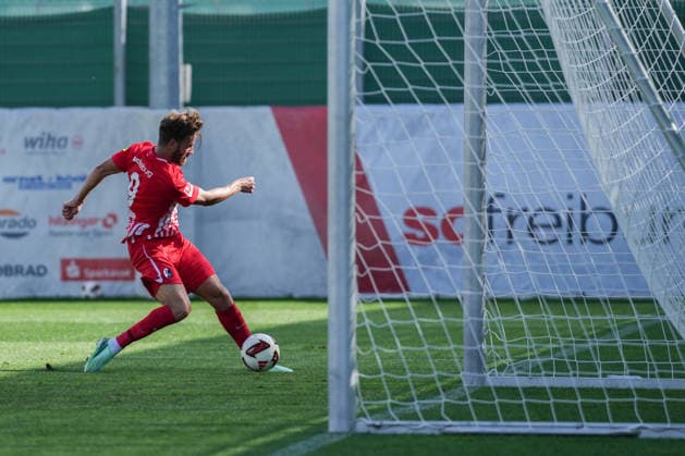 Testspiel: SC Freiburg vs FC Luzern, 03.10.2026 Lucas Höler (SC Freiburg, 9) bei seinem Tor zum 4:1 Testspiel: SC Freiburg vs FC Luzern, Europa-Park Stadion, 03.10.2026 DFB DFL REGULATIONS PROHIBIT ANY USE OF PHOTOGRAPHS AS IMAGE SEQUENCES AND OR QUASI-VIDEO. Copyright: xBEAUTIFULxSPORTS Boscox