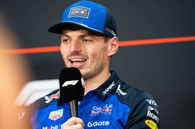 Formula 1 Gulf Air Bahrain Grand Prix in Malaysia 2026 Levi Erb OVERTAKE MAXPPP - Sepang 03 10 2026 03 VERSTAPPEN Max (nld), Oracle Red Bull Racing, portrait press conference, PK, Pressekonferenz at the Formula 1 Gulf Air Bahrain Grand Prix 2026 in Malaysia, the 15th round of the 2026 FIA Formula 1 World Championship, WM, Weltmeisterschaft at the Sepang International circuit, from 1 to 4 October 2026 Sepang Sepang International Circuit Malaysia  Copyright: xOVERTAKE MAXPPPxLevixErbx OVT202610034758 OVT202610034758