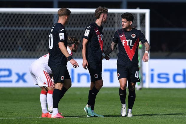 Fußball Testspiel FC Viktoria Köln - 1. FC Köln am 03.10.2026 im Sportpark Höhenberg in Köln Torjubel zum 2:1 durch Niklas Castelle ( Köln )