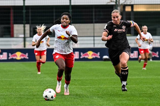 Fußball I Frauen I Saison 2026-2027 I Bundesliga I 6. Spieltag I RB Leipzig - 1. FSV Mainz 05 I 03.10.2026 Delice Boboy (17, Rasenballsport Leipzig), Johanna Maria Berg (9, 1. FSV Mainz 05) Leipzig RB Trainingszentrum, Cottaweg 7 Sachsen Deutschland Copyright: xLobeca InesxHähnelx