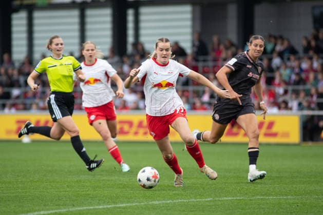 Google Pixel Frauen-Bundesliga, RB Leipzig - FSV Mainz 05; 03.10.2026 Charlotte Hulst (77, RB Leipzig). Fußball, Google Pixel Frauen-Bundesliga, Saison 2026 2027, 6. Spieltag: RB Leipzig vs. FSV Mainz 05 am 03.10.2026, Trainingszentrum Cottaweg, Leipzig. DFB REGULATIONS PROHIBIT ANY USE OF PHOTOGRAPHS AS IMAGE SEQUENCES AND OR QUASI-VIDEO. Copyright: xBEAUTIFULxSPORTS JanxKaeferx