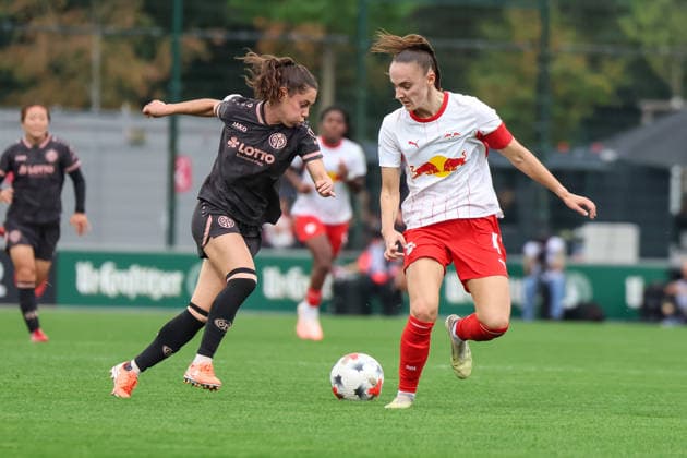 Deutschland: Fußball Google Pixel Frauen-Bundesliga 2026 - 2027, 6. Spieltag - RB Leipzig gegen FSV Mainz 05, Trainingszentrum von RB Leipzig (Leipzig): Vital Zina Kats (1. FSV Mainz 05 Frauen, 30) am Ball Copyright: xLucasxWalterx