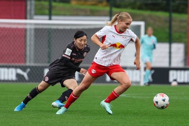 Deutschland: Fußball Google Pixel Frauen-Bundesliga 2026 - 2027, 6. Spieltag - RB Leipzig gegen FSV Mainz 05, Trainingszentrum von RB Leipzig (Leipzig): Emilia Ãsgeirsdottir (RB Leipzig Frauen, 8) am Ball Copyright: xLucasxWalterx