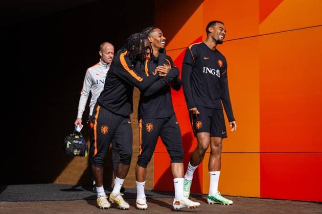 ZEIST - (lr) Jeremie Frimpong, Crysencio Summerville and Ryan Gravenberch during a training session in preparation for the Nations League match against Serbia. SONNY LENSEN ANP xVIxANPxSportx xxANPxIVx 571382001 originalFilename: 571382001.jpg