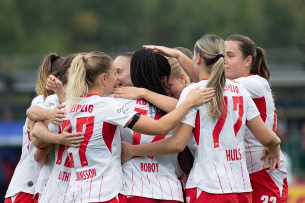 Google Pixel Frauen-Bundesliga, RB Leipzig - FSV Mainz 05; 03.10.2026 Tor-Jubel beim Team von RB Leipzig. Fußball, Google Pixel Frauen-Bundesliga, Saison 2026 2027, 6. Spieltag: RB Leipzig vs. FSV Mainz 05 am 03.10.2026, Trainingszentrum Cottaweg, Leipzig. DFB REGULATIONS PROHIBIT ANY USE OF PHOTOGRAPHS AS IMAGE SEQUENCES AND OR QUASI-VIDEO. Copyright: xBEAUTIFULxSPORTS JanxKaeferx