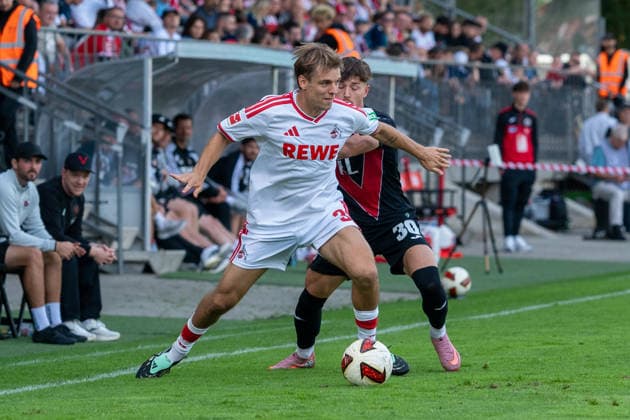 Zweikampf zwischen Borna Sosa (1. FC Koeln, 03) und Alexander Prokopenko (Viktoria Koeln, 30). FC Viktoria Koeln vs. FC Hansa Rostock , Fussball, 3. Liga, 05. Spieltag, Saison 2026 2027, 11.09.2026 DFL DFB Regulations prohibit any use of Photographs as image sequences and or Quasivideo FC Viktoria Koeln vs. FC Hansa Rostock, Fussball, 3. Liga, 05. Spieltag, Saison 2026 2027, 11.09.2026 Koeln Copyright: xEibner-Pressefoto ThomasxHaeslerx EP_THR