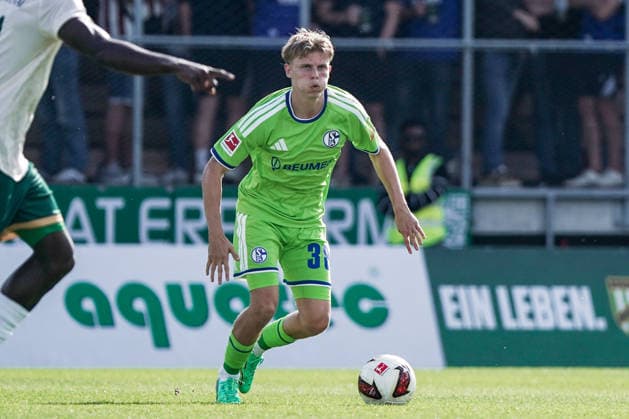 Fussball: Österreich: Testspiel 2025 2026 - 03.10.2026 - SC Austria Lustenau vs. FC Schalke 04 - SUN MINIMEAL Arena (Lustenau, Österreich); Luca Vozar (Schalke 04) Copyright: xLUKAxKOLANOVICx