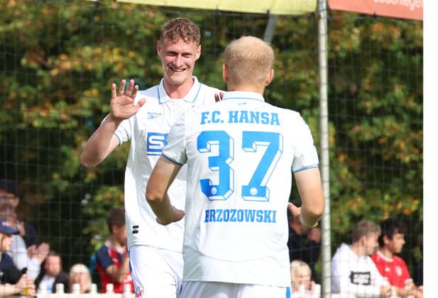 SV Gützkow -FC Hansa Rostock Gützkow 03.10..2026 Fußball, MV Landespokal SV Gützkow -FC Hansa Rostock 0-1 Jubel von Emil Holten FC Hansa Rostock Gützkow Friedrich Ludwig Jahn Stadion Mecklenburg-Vorpommern Deutschland