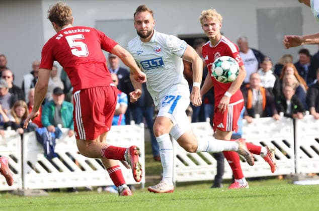 SV Gützkow -FC Hansa Rostock Gützkow 03.10..2026 Fußball, MV Landespokal SV Gützkow -FC Hansa Rostock David Kopacz FC Hansa Rostock auf dem Weg zum 0-9 Gützkow Friedrich Ludwig Jahn Stadion Mecklenburg-Vorpommern Deutschland