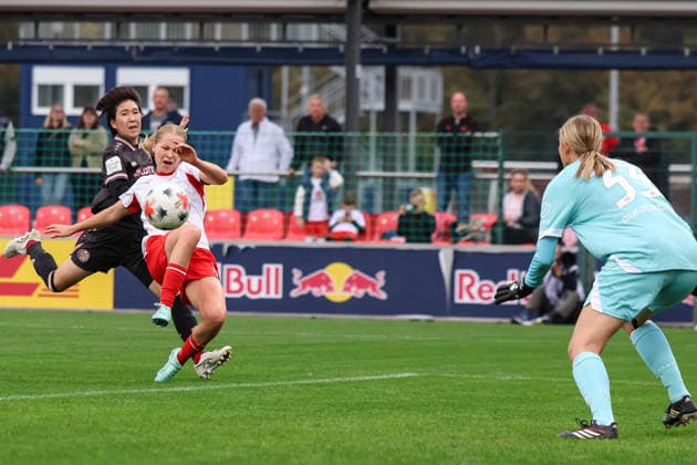 Deutschland: Fußball Google Pixel Frauen-Bundesliga 2026 - 2027, 6. Spieltag - RB Leipzig gegen FSV Mainz 05, Trainingszentrum von RB Leipzig (Leipzig): vergebene Großchance von Emilia Ãsgeirsdottir (RB Leipzig Frauen, 8) Copyright: xLucasxWalterx