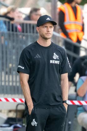 Rene Wagner (1. FC Koeln, Trainer) beobachtet nachdenklich das Spiel seiner Mannschaft. FC Viktoria Koeln vs. FC Hansa Rostock , Fussball, 3. Liga, 05. Spieltag, Saison 2026 2027, 11.09.2026 DFL DFB Regulations prohibit any use of Photographs as image sequences and or Quasivideo FC Viktoria Koeln vs. FC Hansa Rostock, Fussball, 3. Liga, 05. Spieltag, Saison 2026 2027, 11.09.2026 Koeln Copyright: xEibner-Pressefoto ThomasxHaeslerx EP_THR